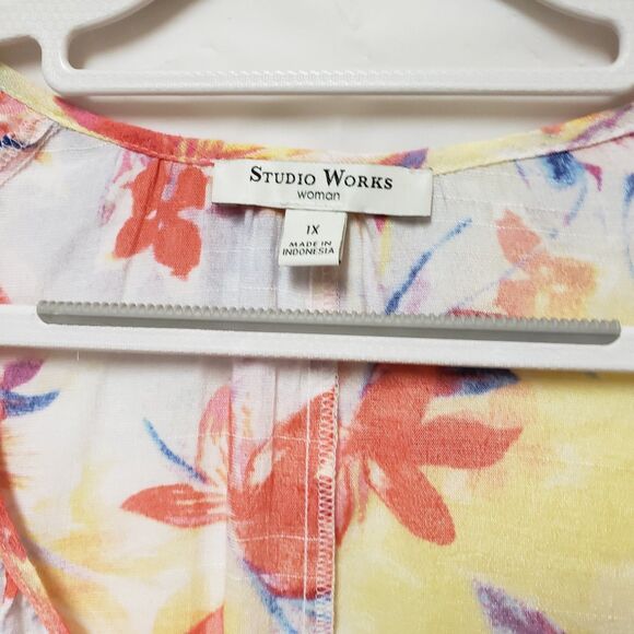 Studio Works Women’s 1X Blouse Multicolor Floral Cold Shoulder Embellished NWOT - Picture 7 of 11